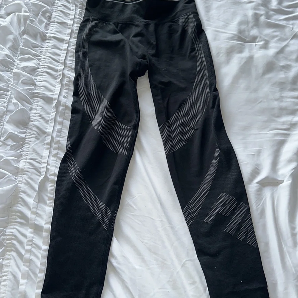 Victoria Secret PINK Seamless Leggings - Picture 3 of 6